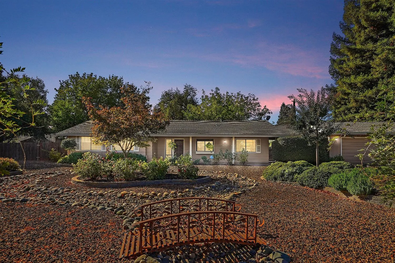 9468 Laguna Creek Dr photo 1