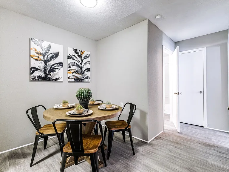 Biltmore Park Apartments — Photo 11