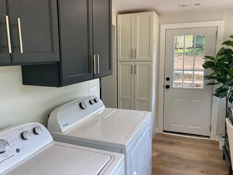 815 College St NW — Photo 13
