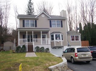 9 Under Rock Rd, Sparta, NJ 07871