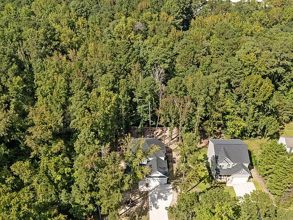 4th image of 912 Sunset Drive