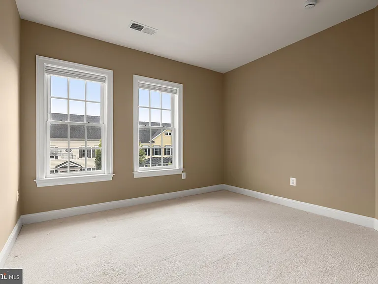 11426 Ellington St — Photo 37