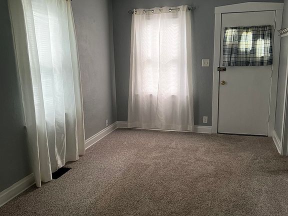4th image of 540 Williams St