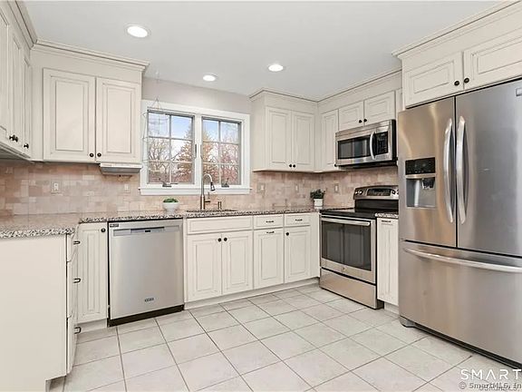4th image of 608 Stillson Rd