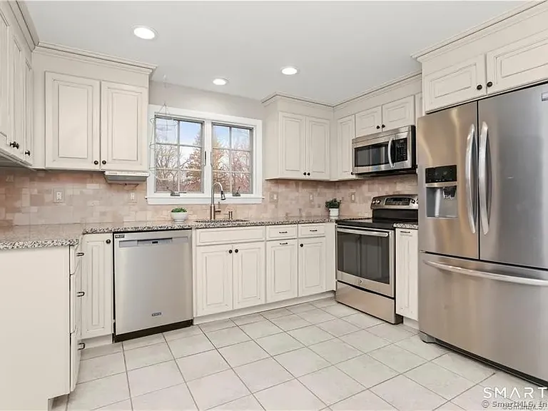 608 Stillson Rd — Photo 4