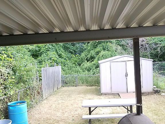 Nice Spacious Backyard