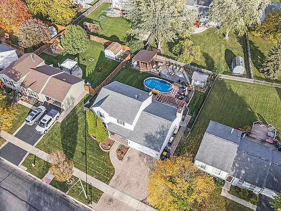 2nd image of 1275 Narragansett Dr