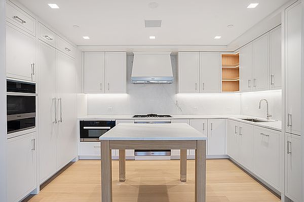 1st image of 200 E 83rd St #11C