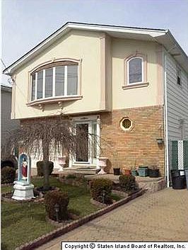 3rd image of 165 Stroud Ave