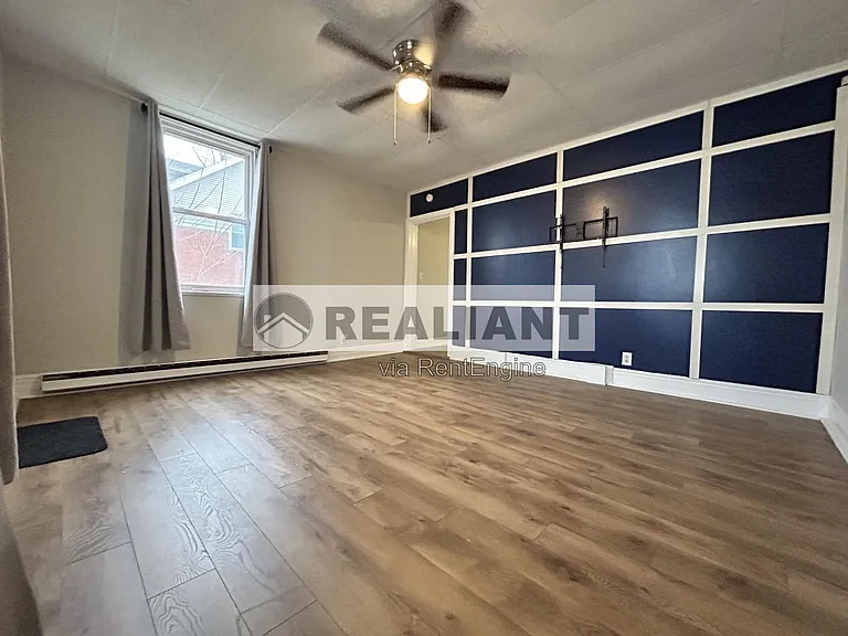 2227 Howell St #1 — Photo 13