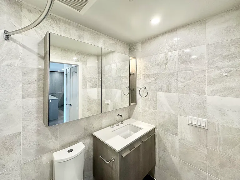 4908 Cambie St #304 — Photo 3