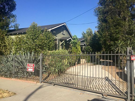 2nd image of 402 Micheltorena St #3/4