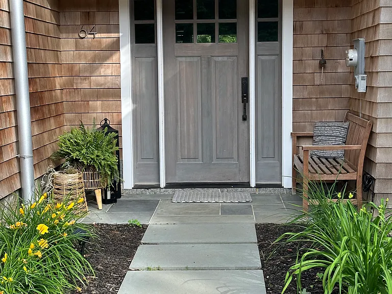 Laurel Dr — Photo 19