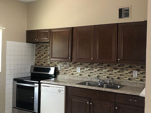 4th image of 2804 French Ave