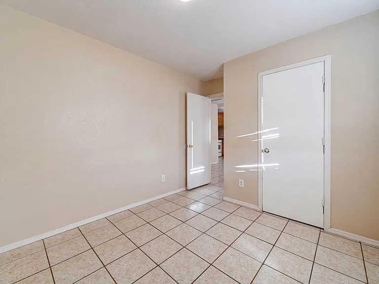 108 N Adams St — Photo 11