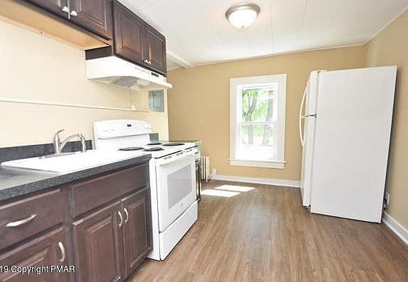 4th image of 182 N Courtland St #B