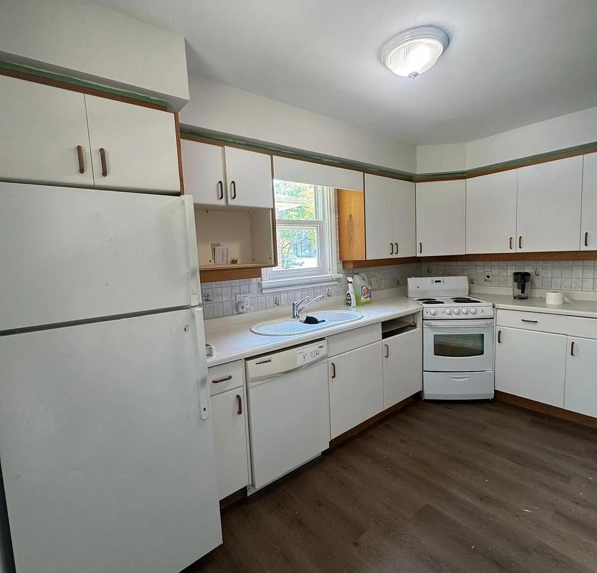 5 bed, $3,575 — Photo 4