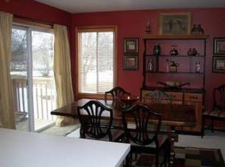 107 Columbia St NW, Poplar Grove, IL 61065