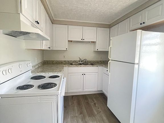 2nd image of 116 W Main St #1/2