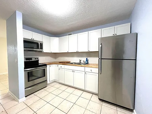 501 W Kalmia Dr #1 Photo 1