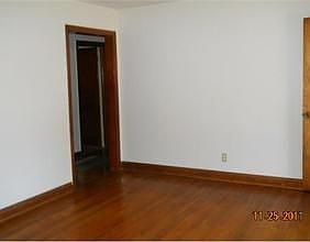 3rd image of 112 East St