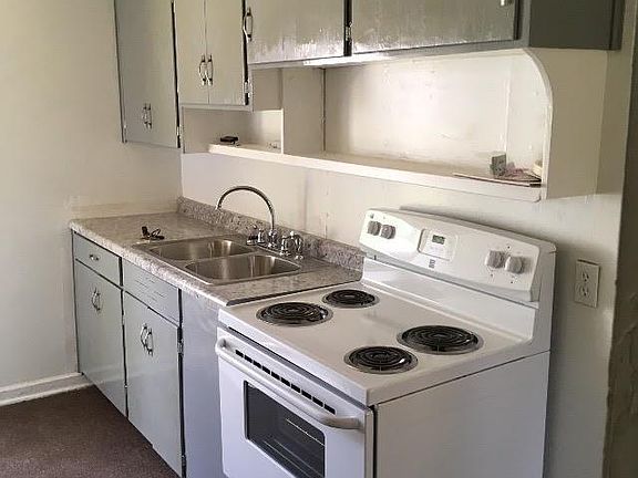 4th image of 105 E 21st St #105