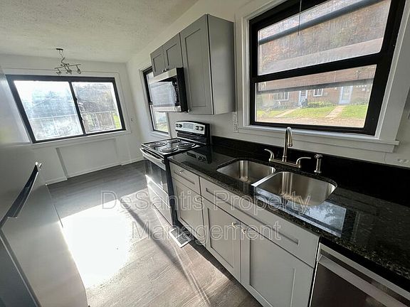 4th image of 135 McGovern Blvd