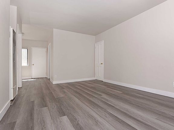 5th image of 4367 Illinois St #4367