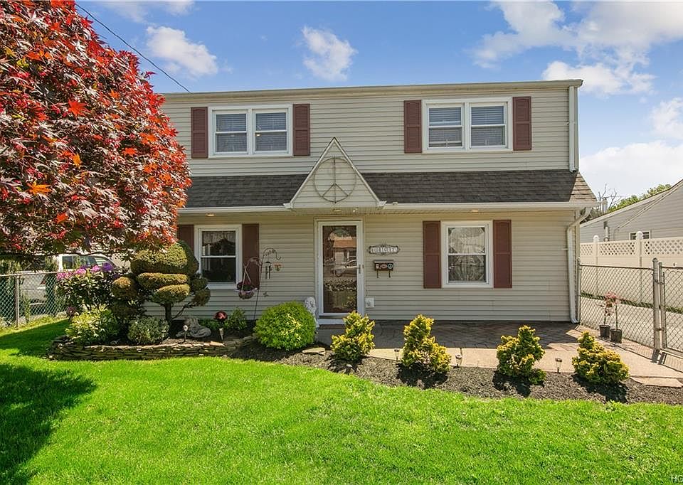 1st image of 7 Kwiecinski St
