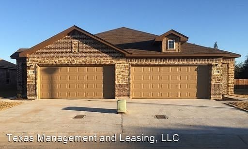 1st image of 3731 Vista Cove Dr