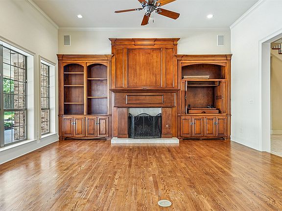 4th image of 3112 Belmont St