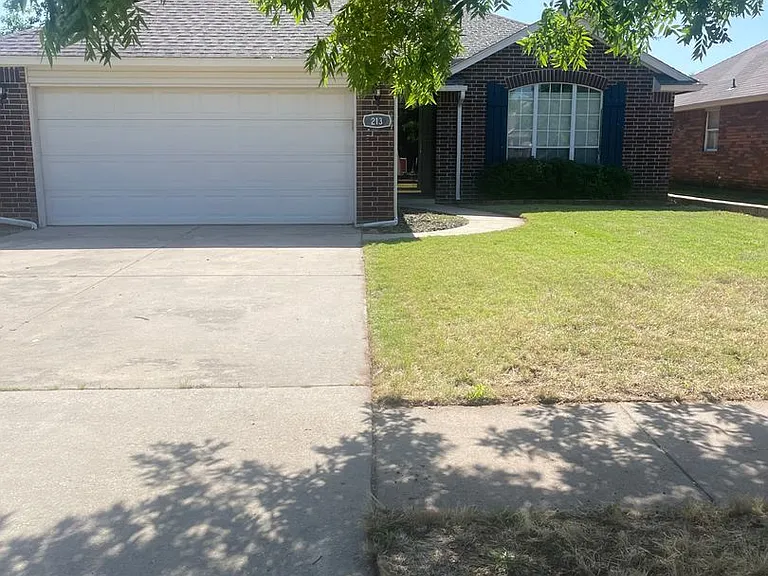 213 Pinafore Dr — Photo 5