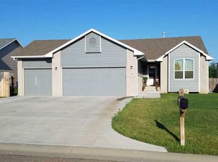 2711 E Fairchild Ct, Park City, KS 67219