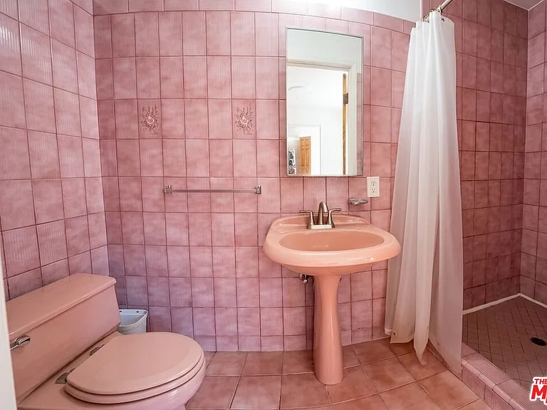 1538 N Mariposa Ave — Photo 6