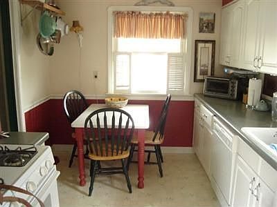 2nd image of 3150 W 137th St