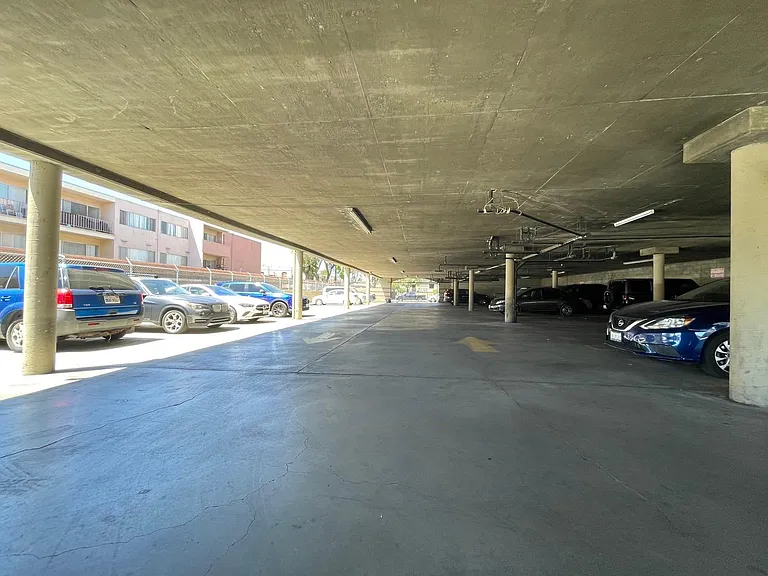 Village Grove — Photo 15