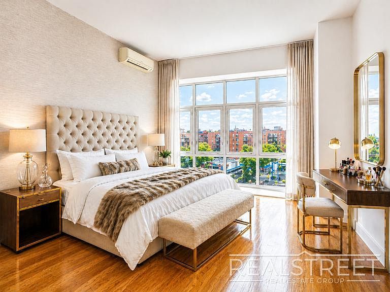 1st image of 90-02 Queens Blvd #519