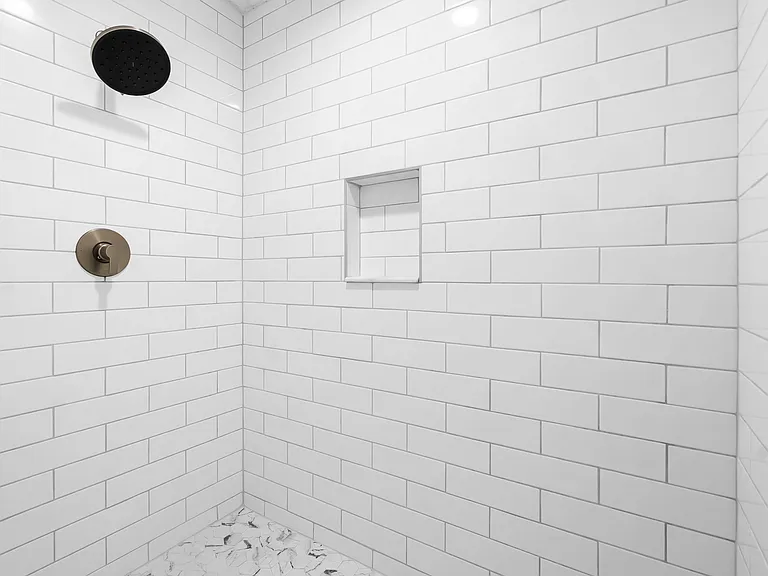 305 Lake Dr — Photo 17