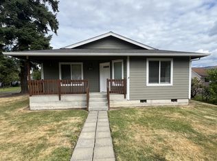 1032 Cherry St, Sumas, WA 98295