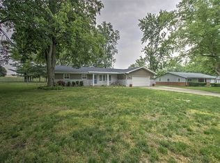 5354 N Macarthur Rd, Forsyth, IL 62535