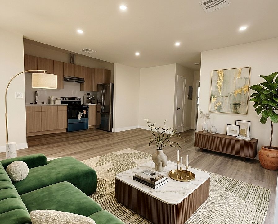 1st image of 5023 Elmwood Ave #5023