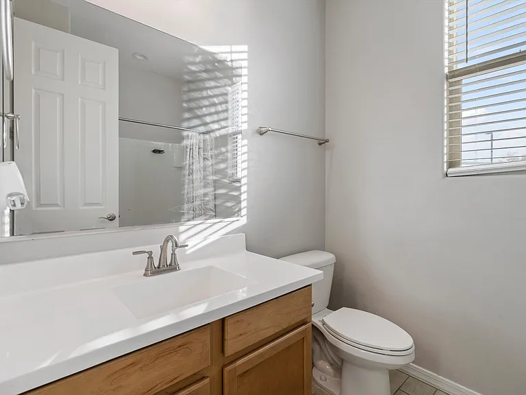 10904 W Harrison St — Photo 4