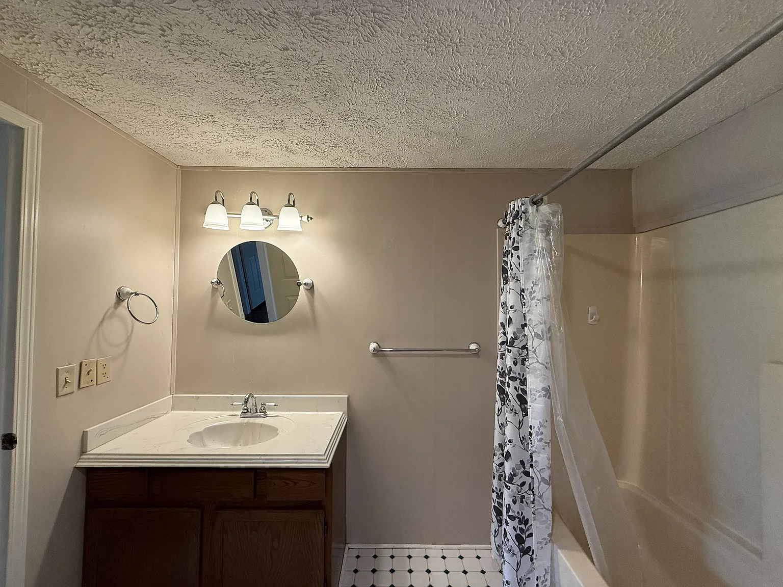 545 Roy Goodman Road - 1 — Photo 2