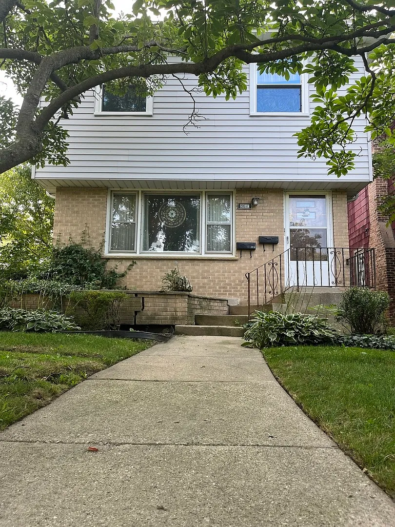 2490 Green Bay Rd photo 1