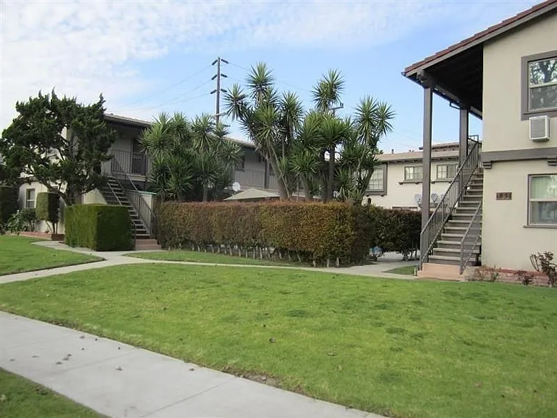 1851 Riverside Drive — Photo 1