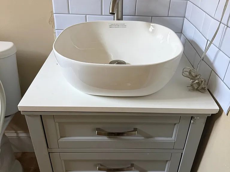 324 E Peterson Dr — Photo 27