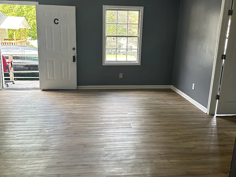 707 N Scruggs St #B — Photo 2