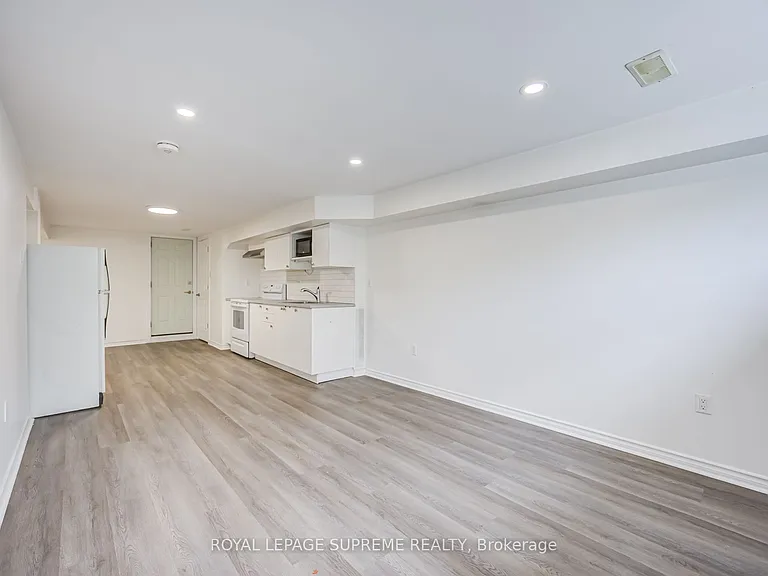 27 Dalrymple Dr — Photo 15