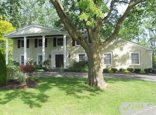 486 Dunston Ct, Bloomfield Hills, MI 48304