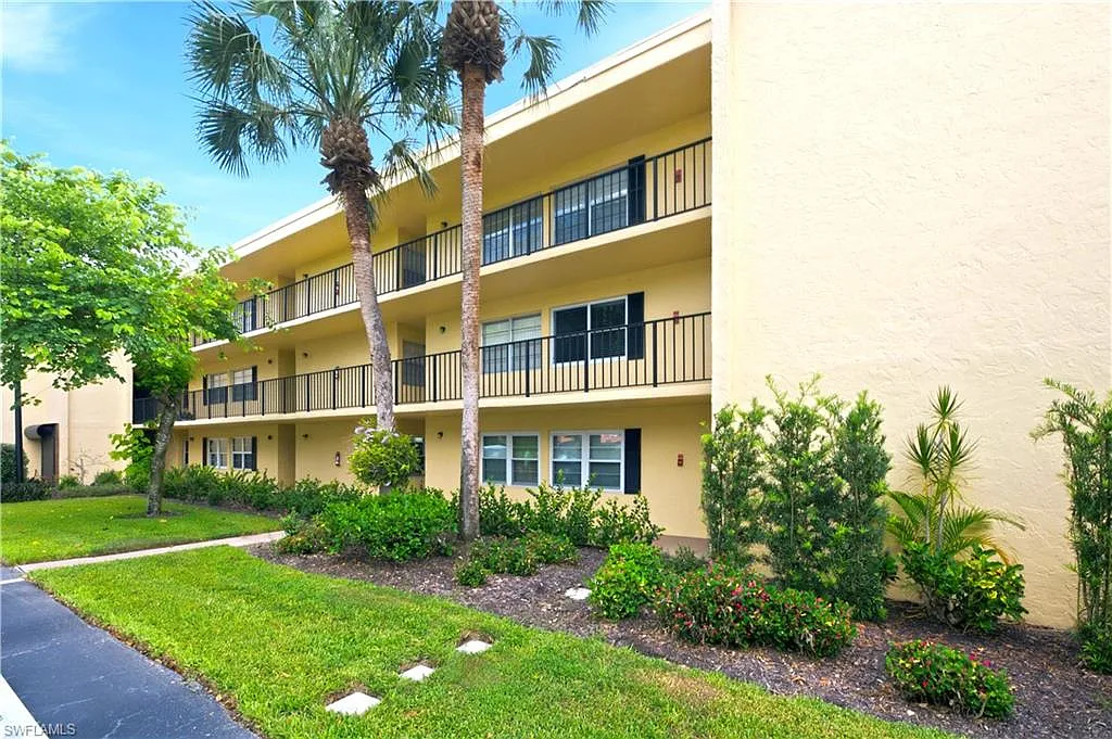 2 bed, 2.0 bath, 1200 sqft, $1,800 — Photo 1